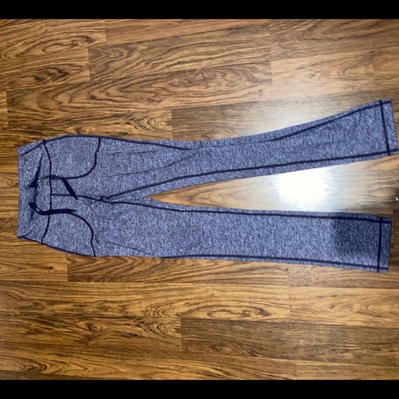 Lululemon Leggings - Size 4 - Picture 4 of 5